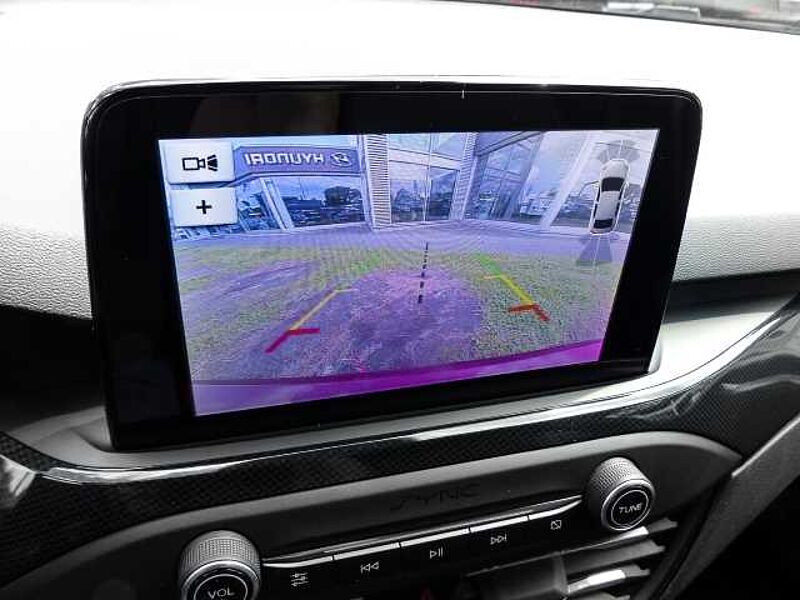 Ford Focus Turnier ST-Line EcoBoost Navi LED Apple CarPlay Android Auto Mehrzonenklima