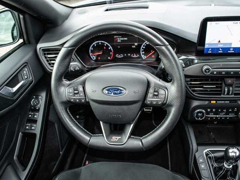 Ford Focus ST 2.3 EcoBoost EU6d-T HUD AD El. Panodach Navi Soundsystem B & O LED Kurvenlich