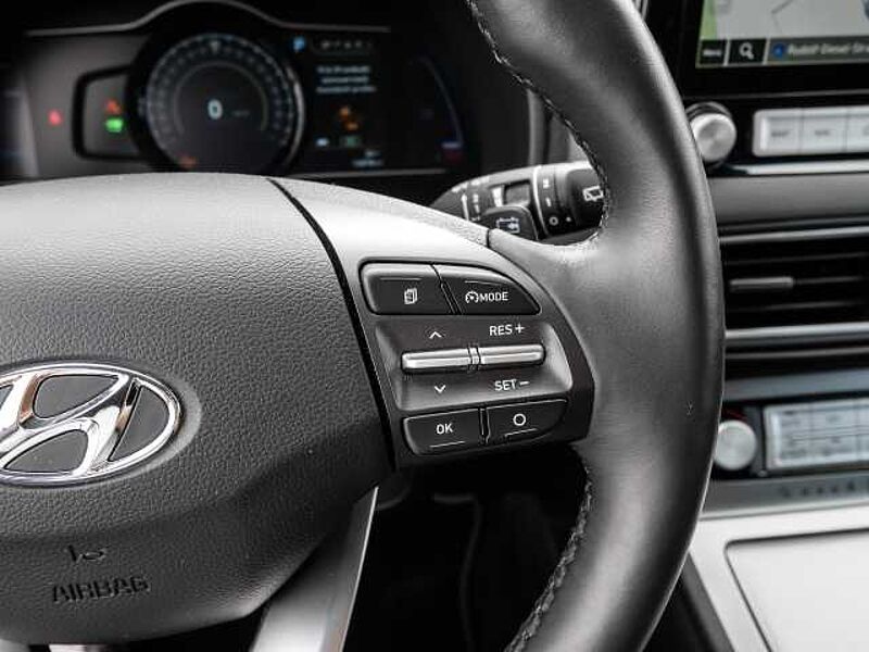 Hyundai KONA Advantage Elektro 2WD Navi Soundsystem ACC Klimaautom DAB SHZ LenkradHZG Spurhal